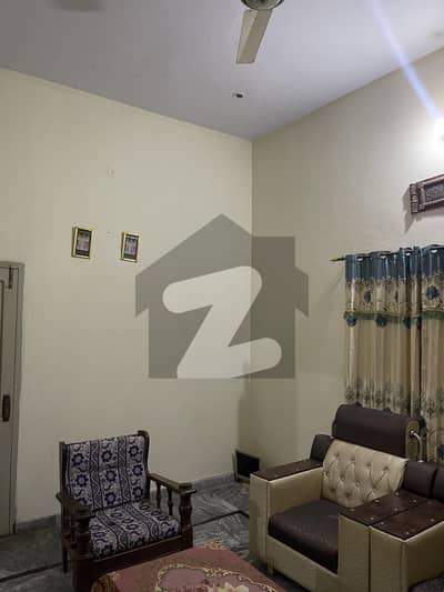 مسلم ٹاؤن فیصل آباد میں 3 کمروں کا 5 مرلہ مکان 1.1 کروڑ میں برائے فروخت۔