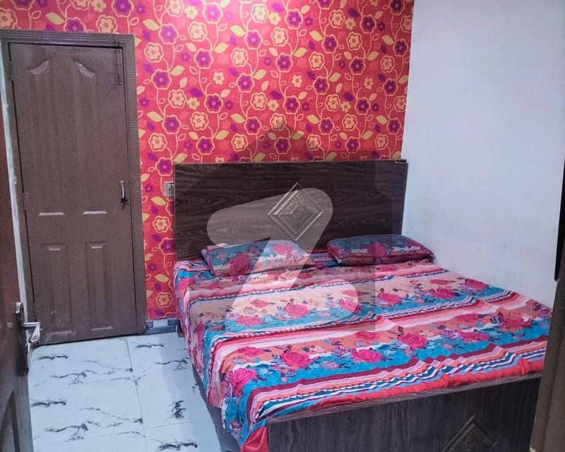 جوہر ٹاؤن فیز 2 جوہر ٹاؤن لاہور میں 4 کمروں کا 4 مرلہ فلیٹ 33 لاکھ میں برائے فروخت۔