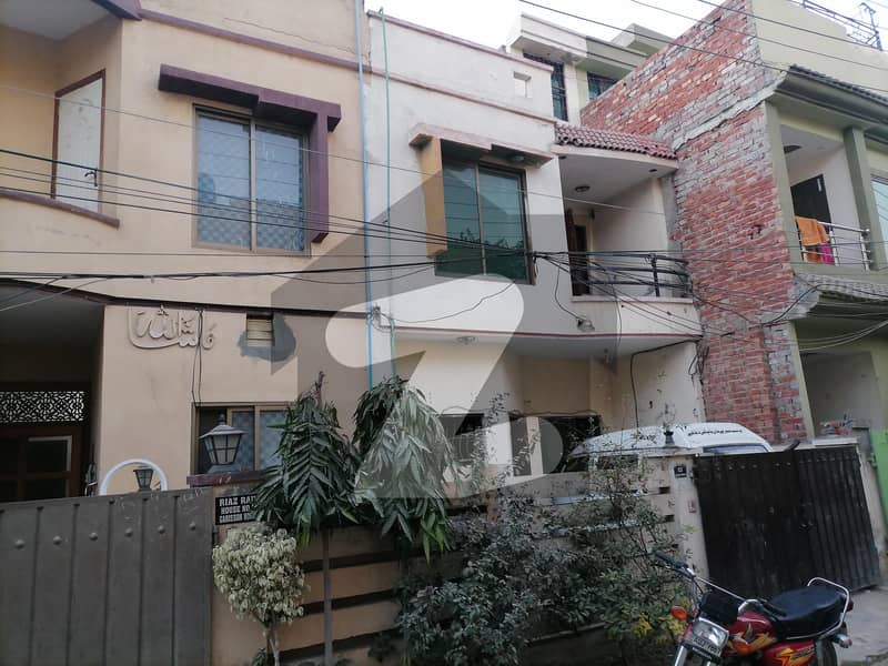 Prime Location 3 Marla House For rent In Garrison Homes - Phase 2 Lahore