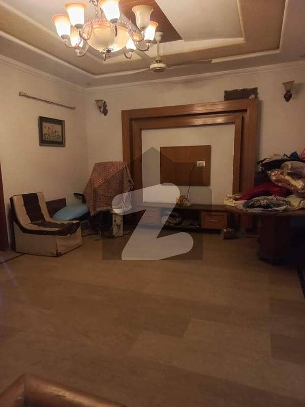 5 Marla Upper Portion With 2bed Near To Emporium Mall