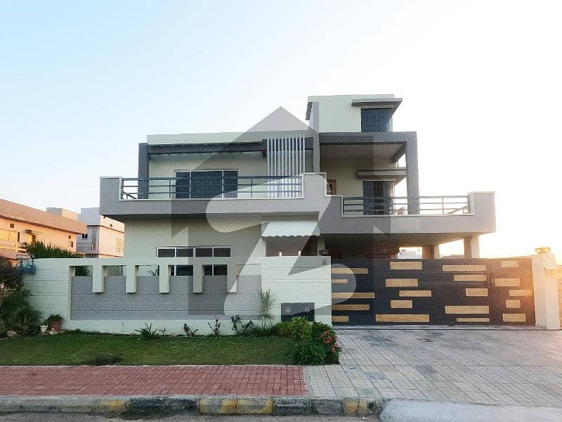 Prime Location House For sale Is Readily Available In Prime Location Of Bahria Town Phase 8