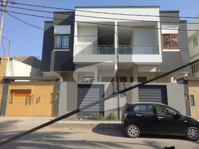 کشمیر روڈ کراچی میں 6 کمروں کا 10 مرلہ مکان 8 کروڑ میں برائے فروخت۔