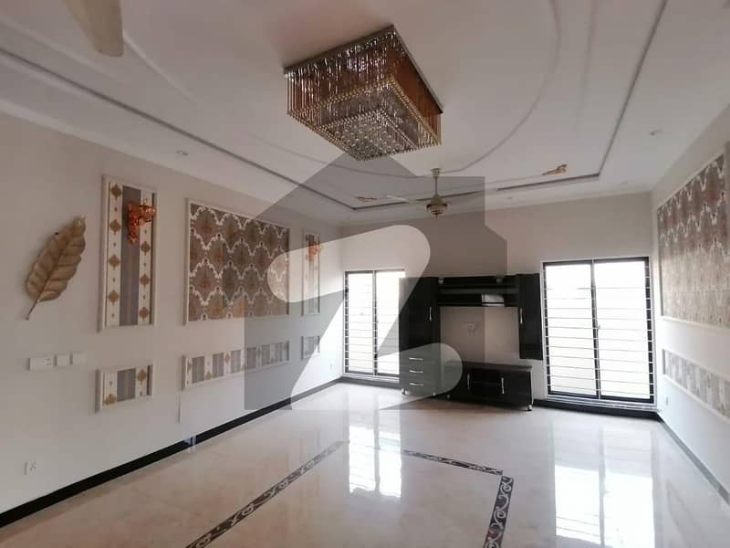 To sale You Can Find Spacious House In Khayaban-e-Amin - Block C