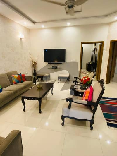 کینال گارڈن لاہور میں 5 کمروں کا 10 مرلہ مکان 85 ہزار میں کرایہ پر دستیاب ہے۔