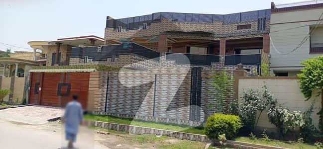 حیات آباد فیز 3 - کے1 حیات آباد فیز 3 حیات آباد پشاور میں 7 کمروں کا 1 کنال مکان 10.4 کروڑ میں برائے فروخت۔