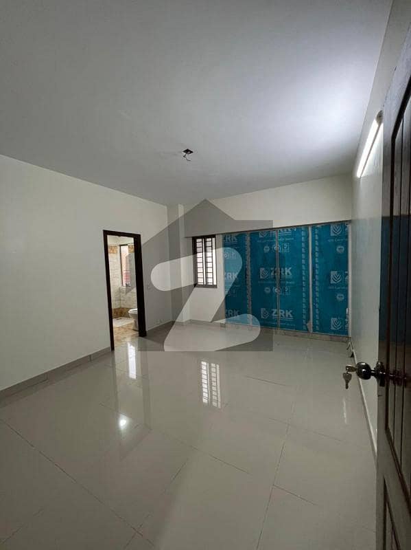 Flat For Sale 1 Bed Lounge Code (4010)