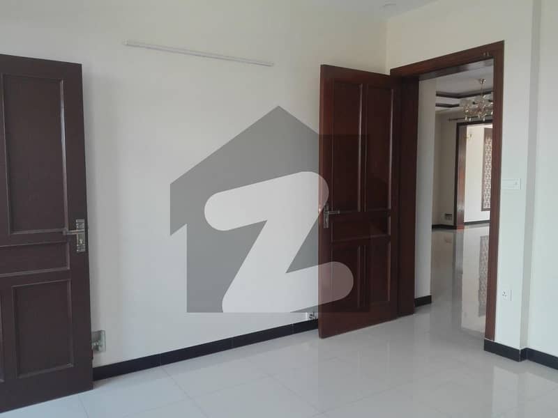 In Pakistan Town - Phase 1 1 Kanal Upper Portion For rent