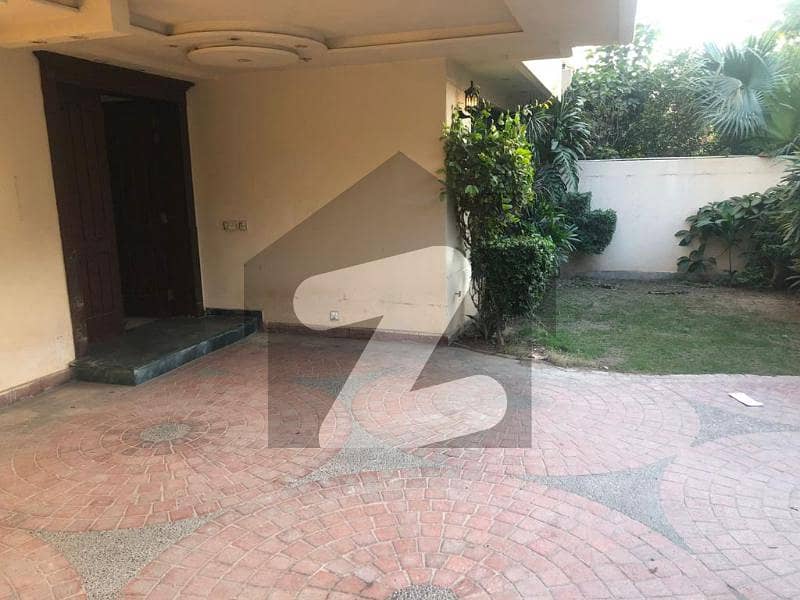 10 Marla Luxury House with Full Basement Available for Rent in DHA Phase 5