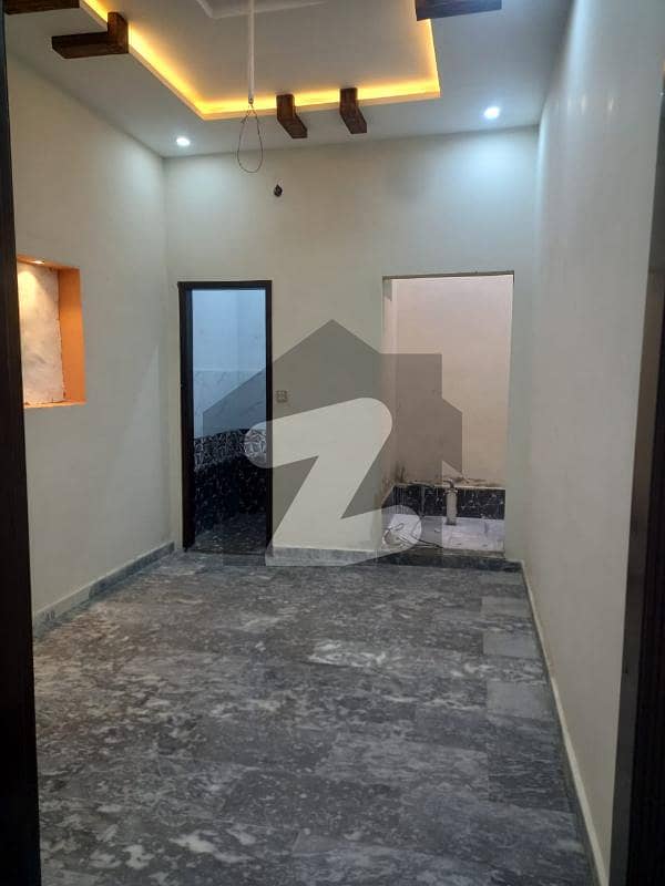 کماہاں روڈ لاہور میں 2 کمروں کا 2 مرلہ مکان 37 لاکھ میں برائے فروخت۔