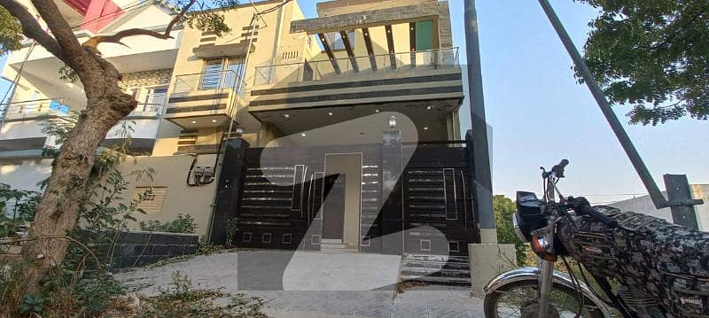 200 Sq Yd Double Floor House For Sale On 50 Ft Road In Garden City Block A