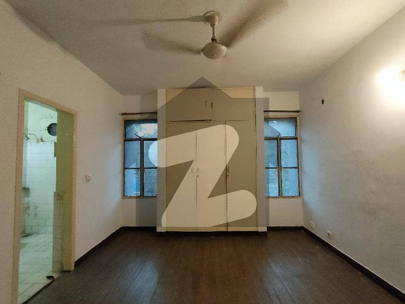 10-marla, 03-bedroom's, Renovated House Available In Askari-01 Lahore Cantt.