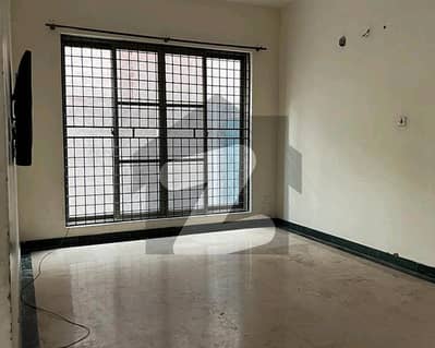 1 Kanal Upper Portion Available For rent In Model Town - Block C