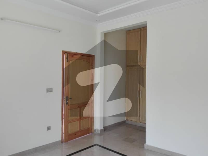 8 Marla Lower Portion In Central Bahria Town Phase 8 - Khalid Block For rent