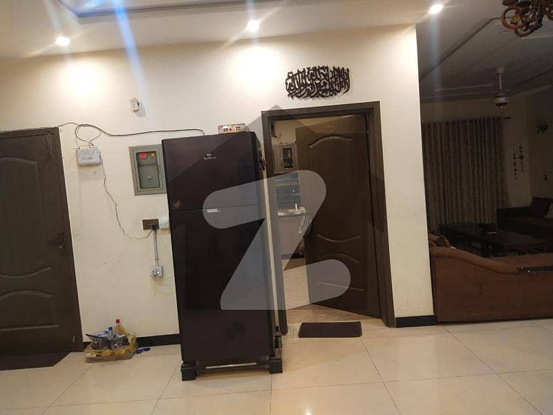 سبزہ زار سکیم لاہور میں 6 کمروں کا 10 مرلہ مکان 90 ہزار میں کرایہ پر دستیاب ہے۔