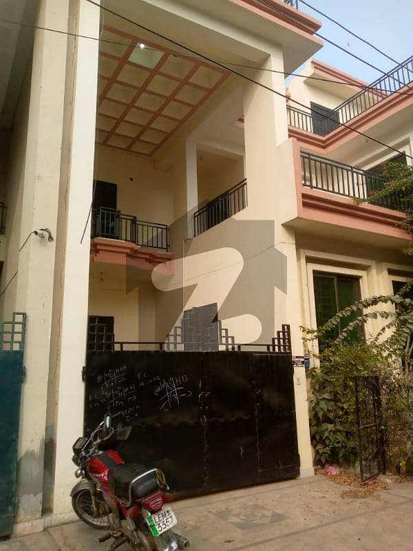ماڈل ٹاؤن ۔ بلاک کیو ماڈل ٹاؤن لاہور میں 5 کمروں کا 6 مرلہ مکان 2.7 کروڑ میں برائے فروخت۔