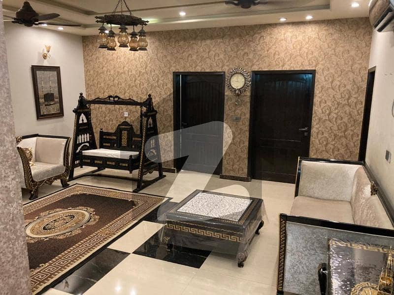 جوہر ٹاؤن فیز 1 جوہر ٹاؤن لاہور میں 5 کمروں کا 10 مرلہ مکان 1.45 لاکھ میں کرایہ پر دستیاب ہے۔