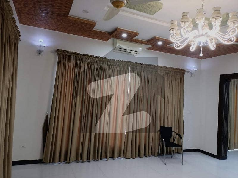 آئی ای پی انجینئرز ٹاؤن لاہور میں 5 کمروں کا 2 کنال مکان 5.75 کروڑ میں برائے فروخت۔