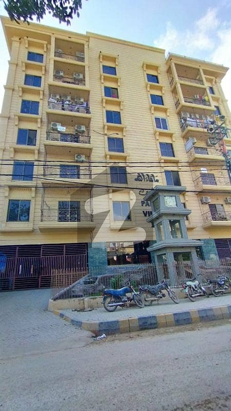 پی ای سی ایچ ایس بلاک 6 پی ای سی ایچ ایس جمشید ٹاؤن کراچی میں 5 کمروں کا 8 مرلہ فلیٹ 3.5 کروڑ میں برائے فروخت۔