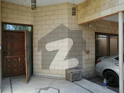 3 Bed Dd 400 Sq Yd. Lower Portion For Rent In Gulshan Kaneez Fatima, Scheme 33