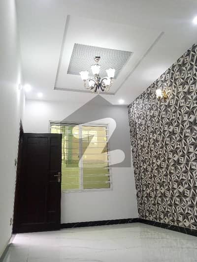 ال-حمد گارڈنز پائن ایونیو لاہور میں 5 کمروں کا 5 مرلہ مکان 2.2 کروڑ میں برائے فروخت۔