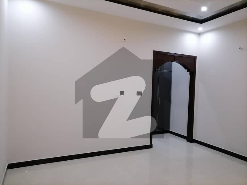Stunning 10 Marla House In Al Razzaq Royals Available