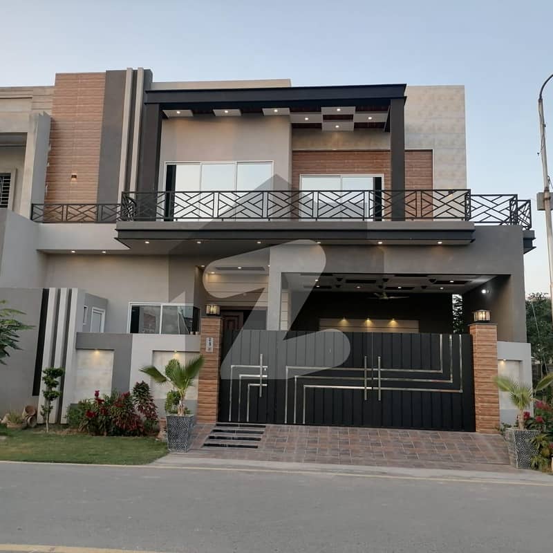 10 Marla Spacious House Available In Al Razzaq Royals For sale