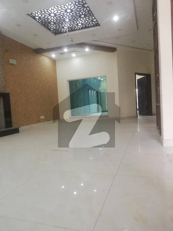 ملٹری اکاؤنٹس ہاؤسنگ سوسائٹی لاہور میں 4 کمروں کا 16 مرلہ مکان 1.6 لاکھ میں کرایہ پر دستیاب ہے۔