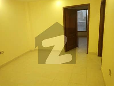 Green Ave Park Road Flat 2 Bed Tv Lounge For Sale. 90 Lac