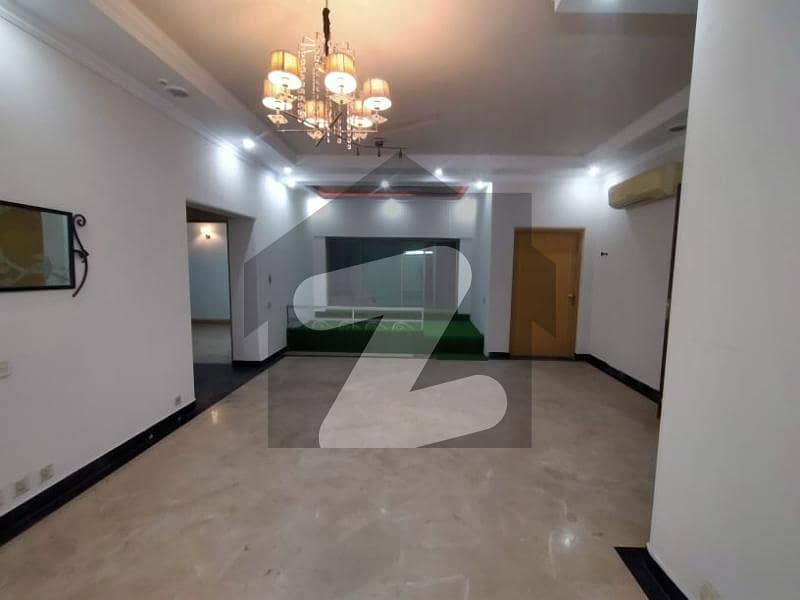 10 Marla Upper Portion Well Maintained For Rent Phase 1