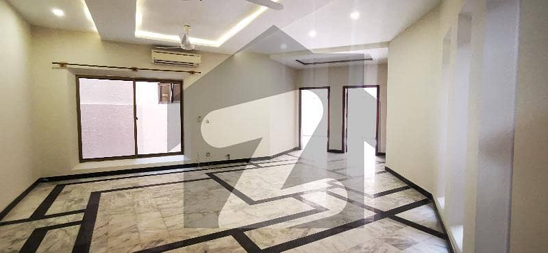 ایف ۔ 6 اسلام آباد میں 6 کمروں کا 18 مرلہ مکان 8 لاکھ میں کرایہ پر دستیاب ہے۔