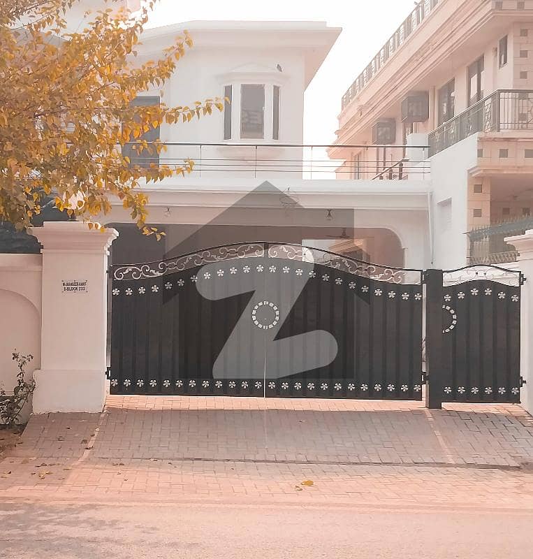 ڈی ایچ اے فیز 1 ڈیفنس (ڈی ایچ اے) لاہور میں 5 کمروں کا 1 کنال مکان 2.25 لاکھ میں کرایہ پر دستیاب ہے۔