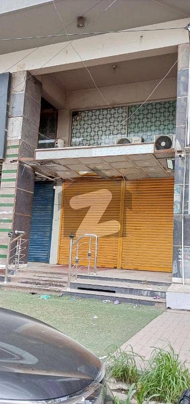 شہید ملت روڈ کراچی میں 8 مرلہ دکان 2 لاکھ میں کرایہ پر دستیاب ہے۔