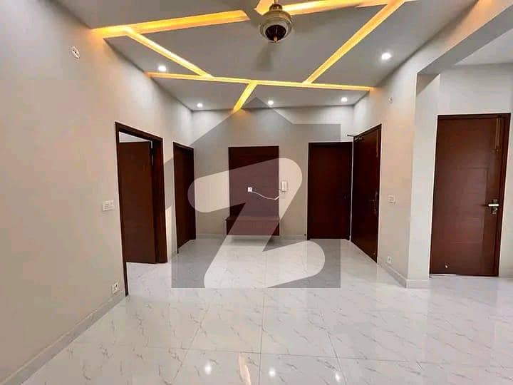 بحریہ ٹاؤن سیکٹر B بحریہ ٹاؤن لاہور میں 3 کمروں کا 10 مرلہ بالائی پورشن 50 ہزار میں کرایہ پر دستیاب ہے۔