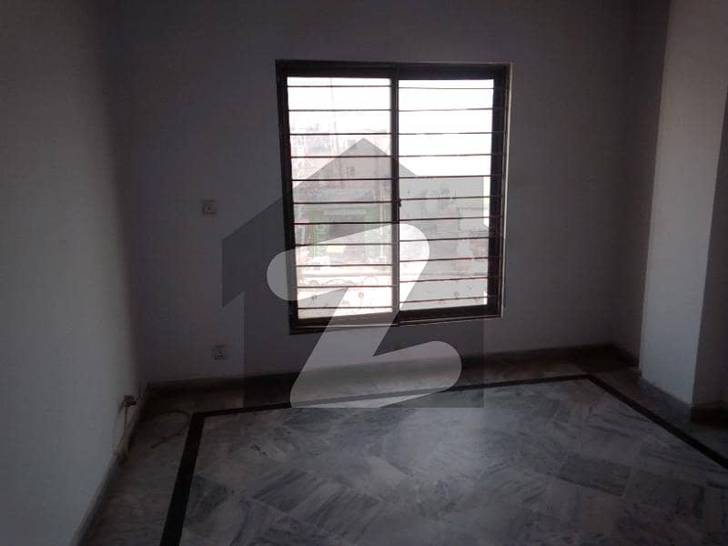 کوری روڈ اسلام آباد میں 1 کمرے کا 1 مرلہ کمرہ 12 ہزار میں کرایہ پر دستیاب ہے۔