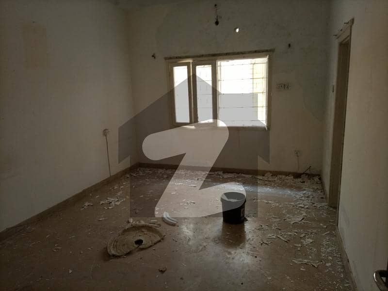 نارتھ ناظم آباد ۔ بلاک آئی نارتھ ناظم آباد کراچی میں 3 کمروں کا 16 مرلہ زیریں پورشن 70 ہزار میں کرایہ پر دستیاب ہے۔