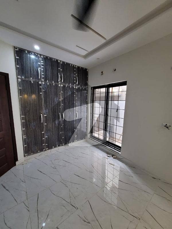 5 Marla Flat For Sale In D Block Very Very Good Location In Bahria Orchard Lahore