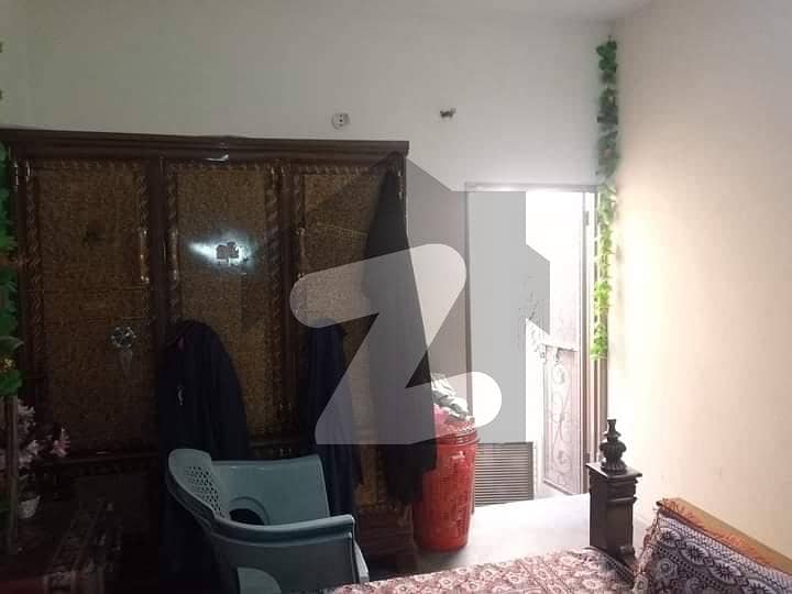 شاہدرہ لاہور میں 7 کمروں کا 5 مرلہ مکان 90 لاکھ میں برائے فروخت۔