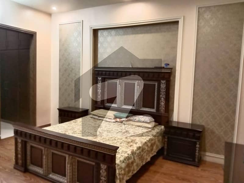 ایڈن گارڈنز فیصل آباد میں 5 کمروں کا 10 مرلہ مکان 95 ہزار میں کرایہ پر دستیاب ہے۔