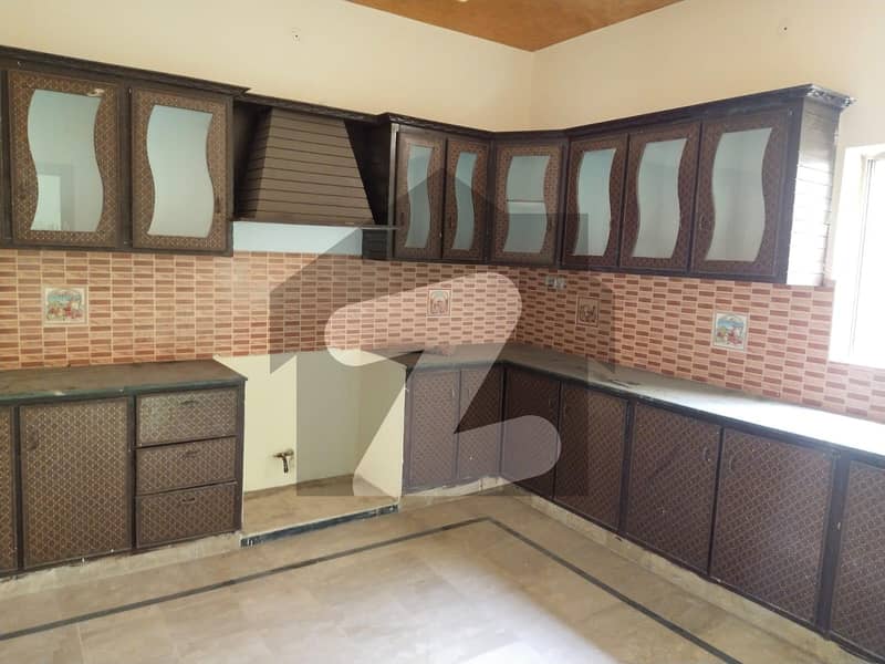 5 Marla House In Eden Gardens For rent At Good Location