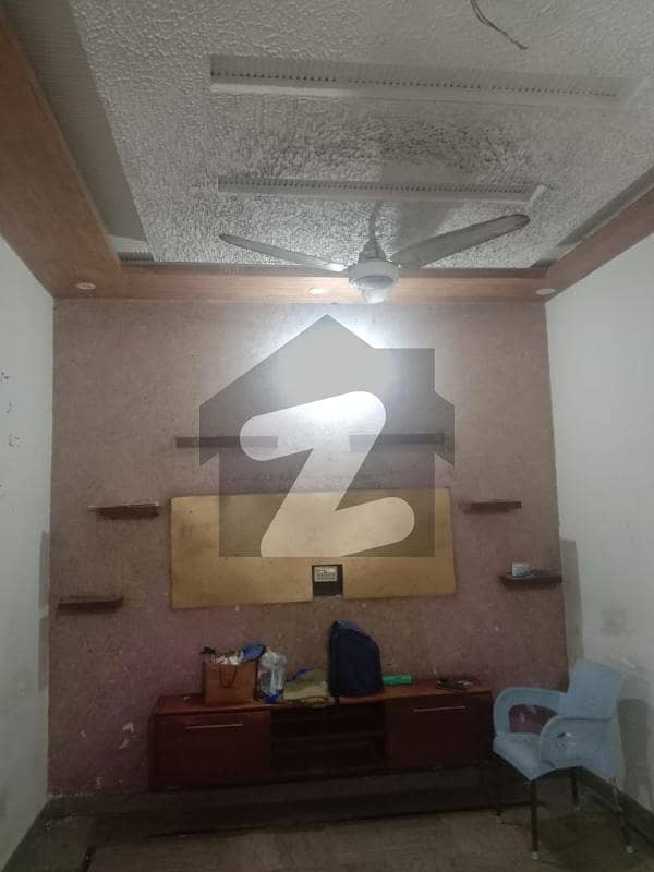 کینال گارڈن ۔ بلاک اے کینال گارڈن لاہور میں 2 کمروں کا 5 مرلہ زیریں پورشن 30 ہزار میں کرایہ پر دستیاب ہے۔
