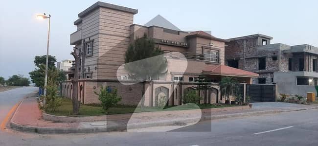 Bahria Town Phase 8 17 Marla Designer House With Basement On Investor Rate
