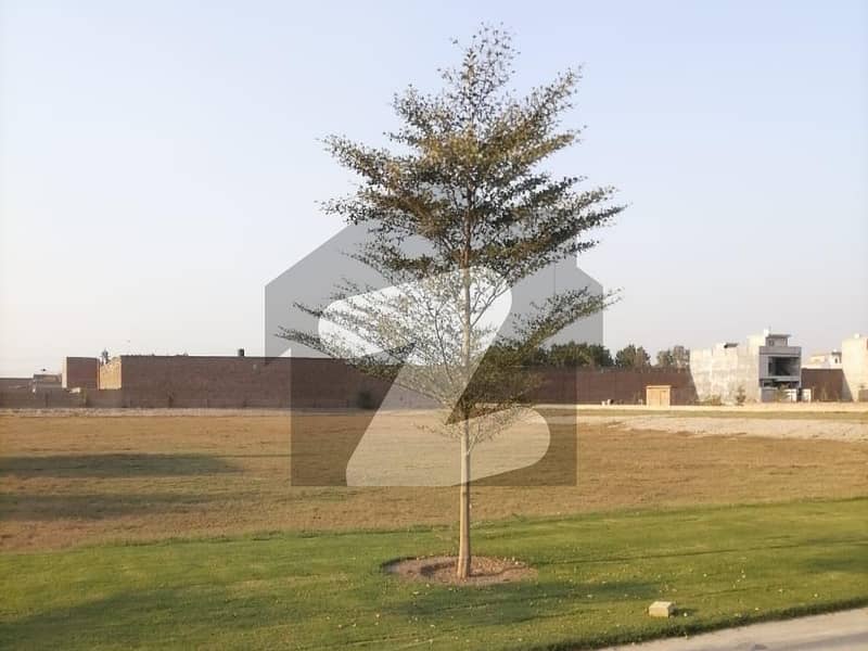 Latif Garden Residential Plot Sized 7.5 Marla For sale
