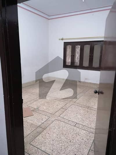 نارتھ ناظم آباد ۔ بلاک این نارتھ ناظم آباد کراچی میں 3 کمروں کا 10 مرلہ مکان 1.2 لاکھ میں کرایہ پر دستیاب ہے۔