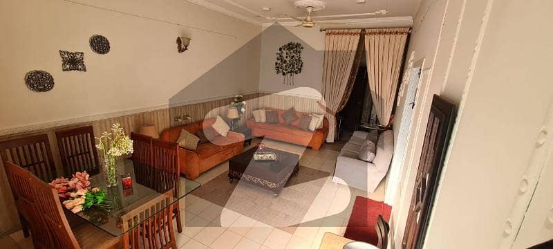 گورنمنٹ آفیسرز کوآپریٹیو ہاؤسنگ سوسائٹی لاہور میں 4 کمروں کا 14 مرلہ مکان 3.9 کروڑ میں برائے فروخت۔