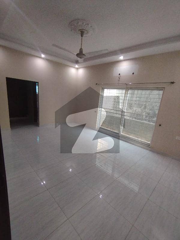 1 Kanal Brand New Upper  Portion For Rent Tail Flooring Gas Available Facing Park