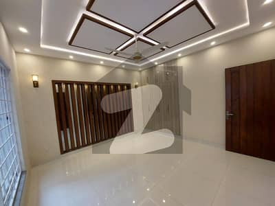 1 KANAL BEAUTIFULL BRAND NEW HOUSE FOR RENT SECTOR C WITH GAS IN BAHRIA TOWN LAHORE