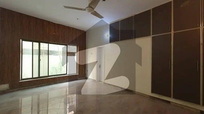 1 Kanal House In Gulberg For rent