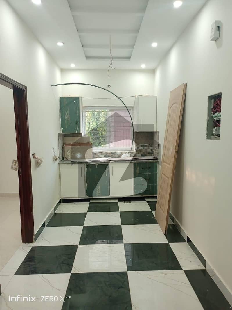 کینال گارڈن لاہور میں 4 کمروں کا 5 مرلہ مکان 38 ہزار میں کرایہ پر دستیاب ہے۔