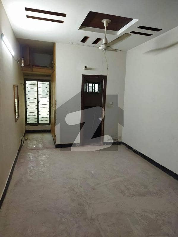 Upper Portion For Rent In F 11/1