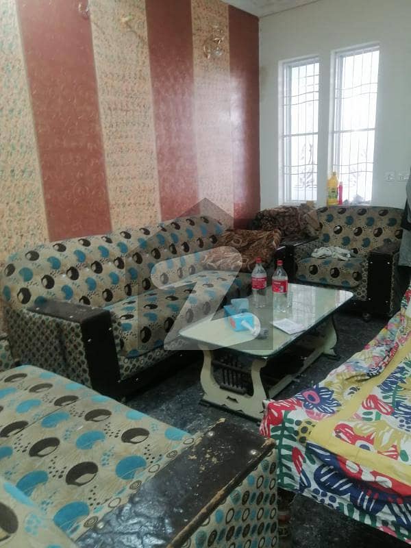 علامہ اقبال ٹاؤن لاہور میں 2 کمروں کا 10 مرلہ زیریں پورشن 70 ہزار میں کرایہ پر دستیاب ہے۔